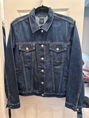 GAP Denim Jacket with Pockets. Size XL